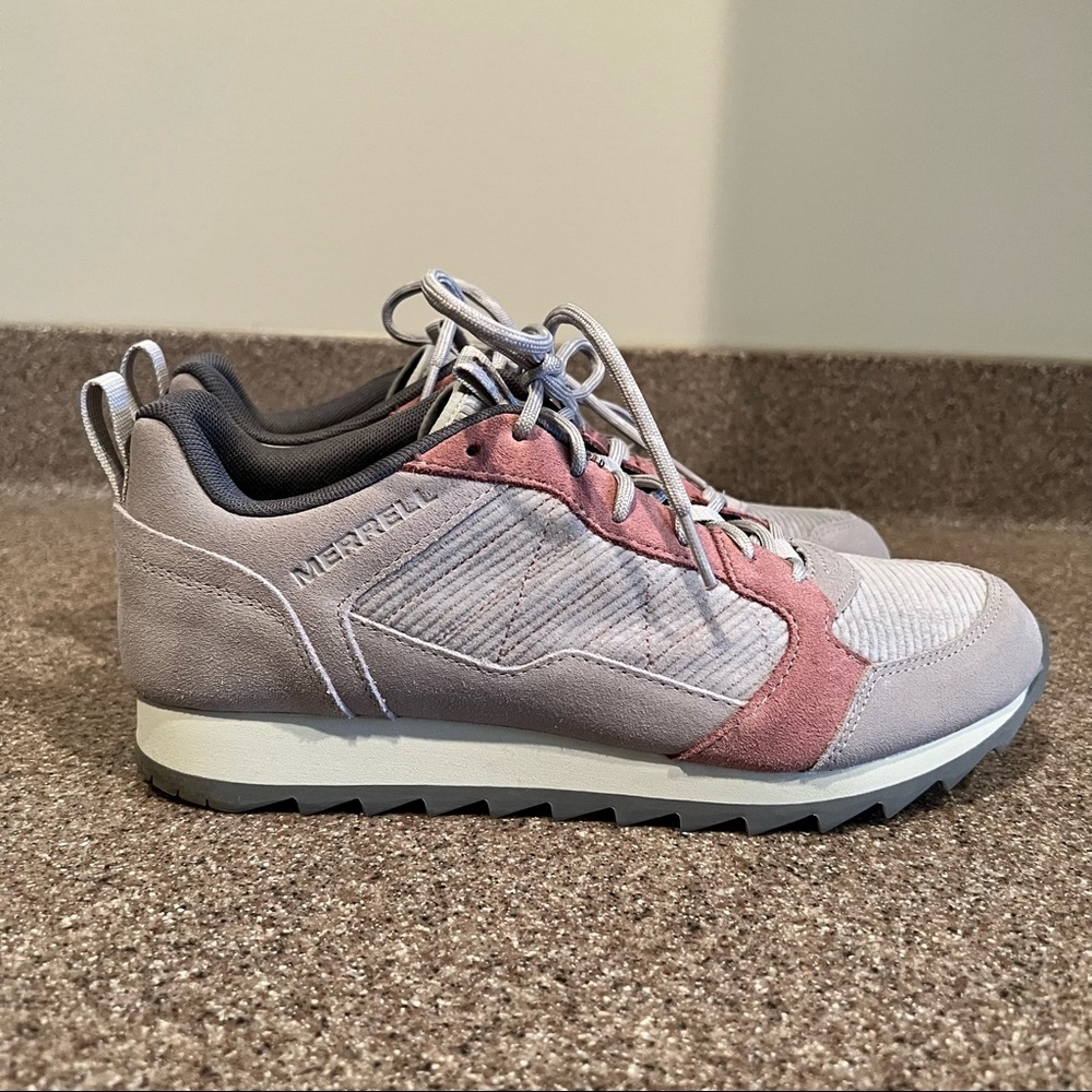 LIKE NEW! Merrell Alpine Sneaker